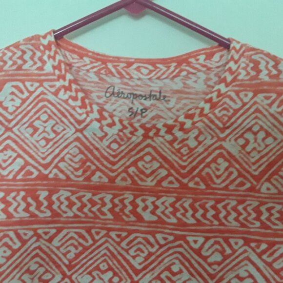 Aeropostale junior small orange/white patterned crop t-shirt - Picture 2 of 5